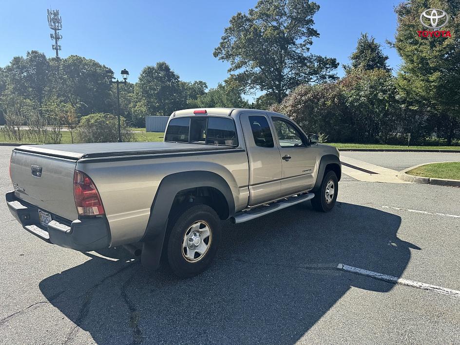 2007 Toyota Tacoma photo 2