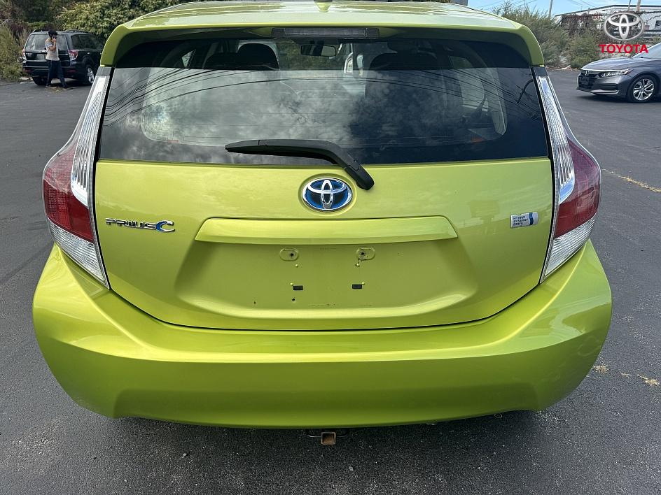 2015 Toyota Prius C photo 4