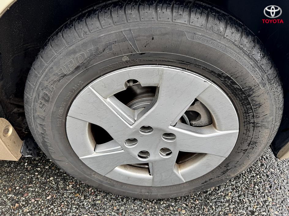 2010 Toyota Prius Three photo 7