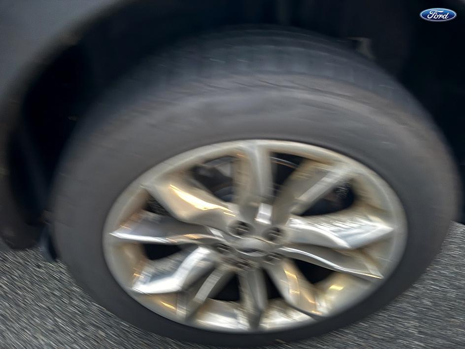 2015 Ford Explorer XLT photo 3