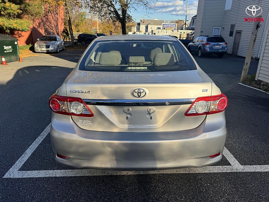 2012 Toyota Corolla LE photo 4