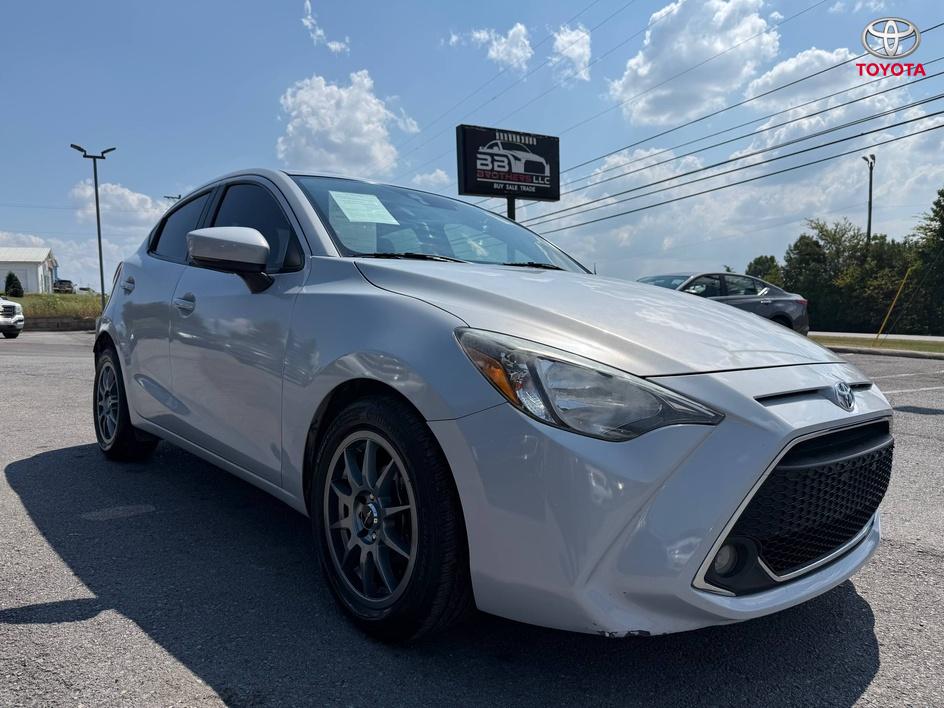 Frost 2020 Toyota Yaris Hatchback Front-Wheel Drive Automatic