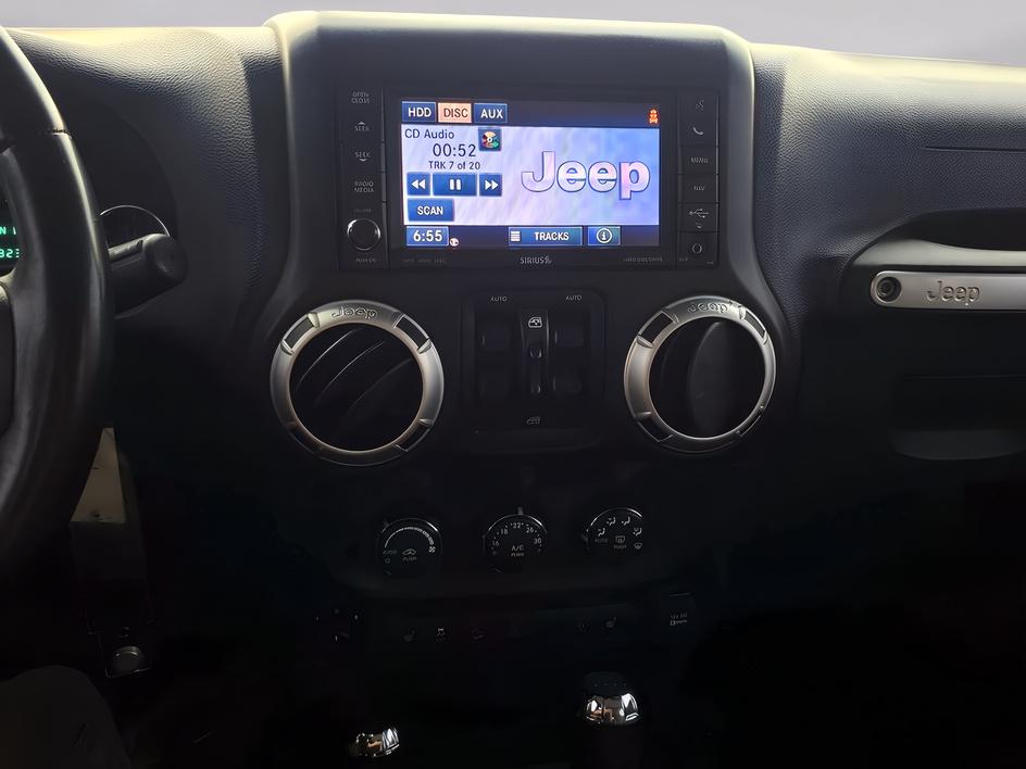 2014 Jeep Wrangler Sahara 13