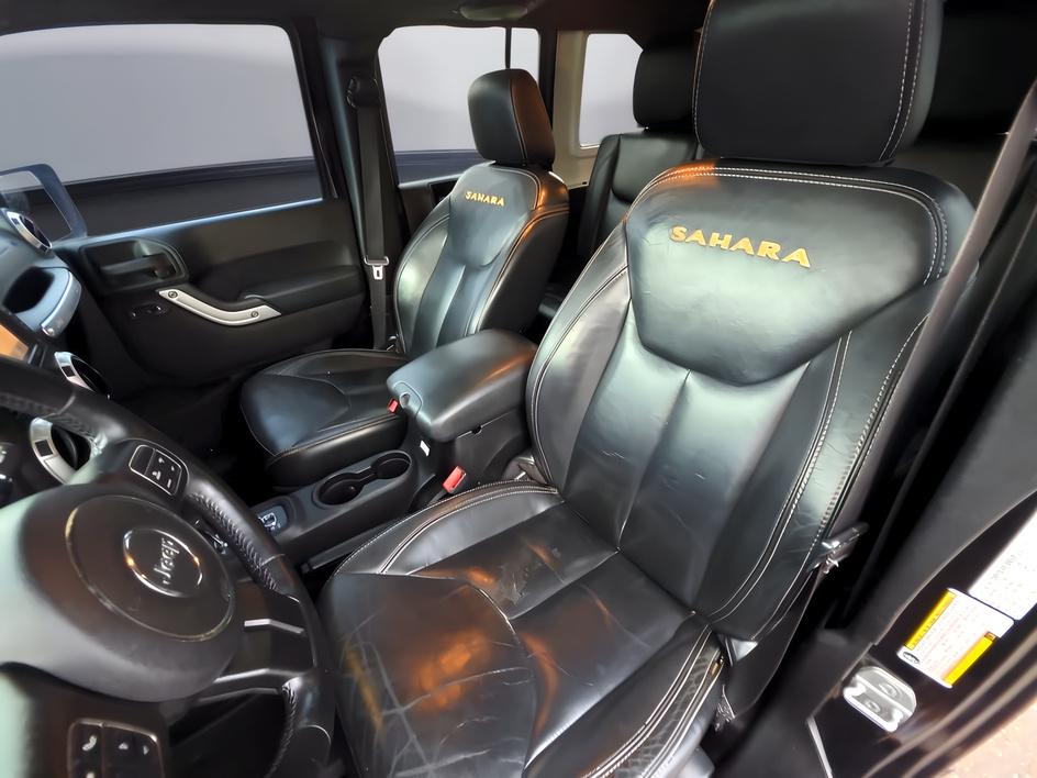 2014 Jeep Wrangler Sahara 9