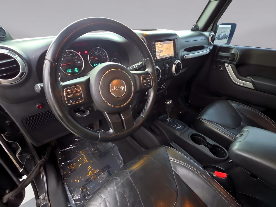 2014 Jeep Wrangler Sahara 10