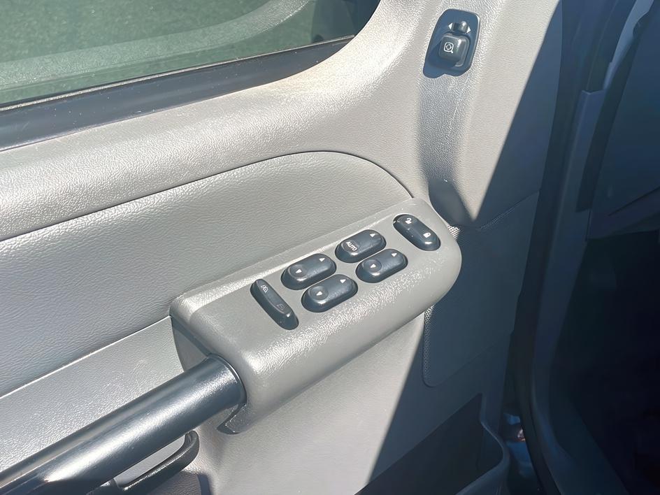 2005 FORD EXPLORER SPORT TRAC 11