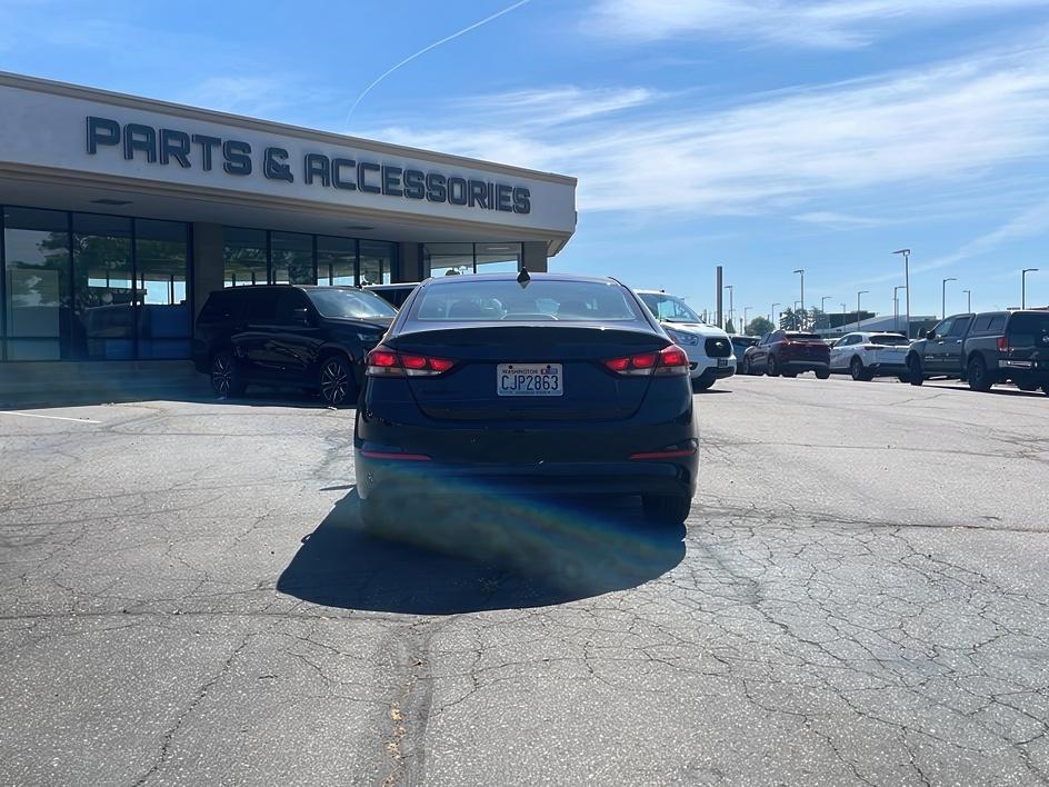 2017 Hyundai Elantra SE 7