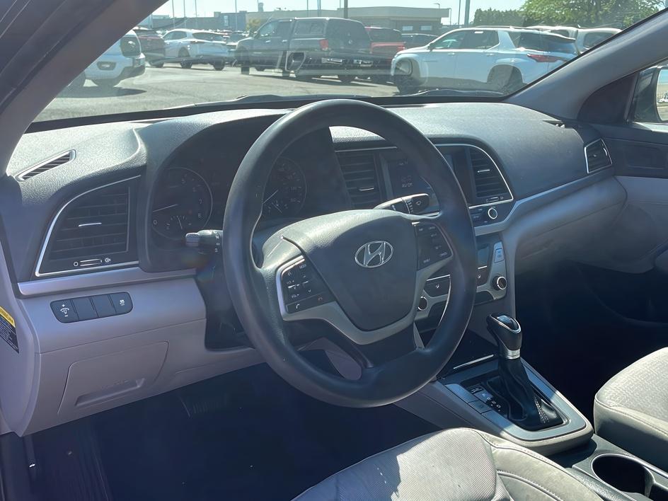 2017 Hyundai Elantra SE 13