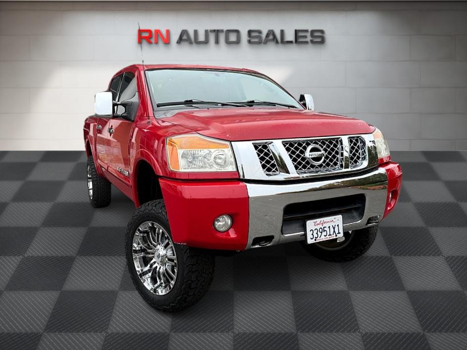 2010 Nissan Titan LE Crew Cab 4WD