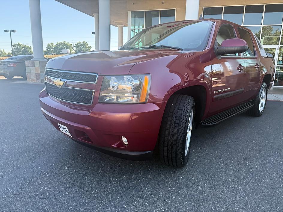 View vehicle photo 3