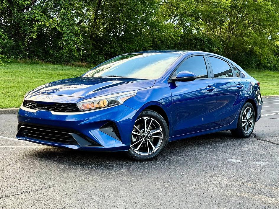 Blue 2022 Kia Forte LXS FWD Sedan Front-Wheel Drive Automatic