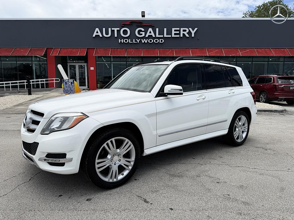 White 2013 Mercedes-Benz GLK SUV / Crossover Rear-Wheel Drive Automatic