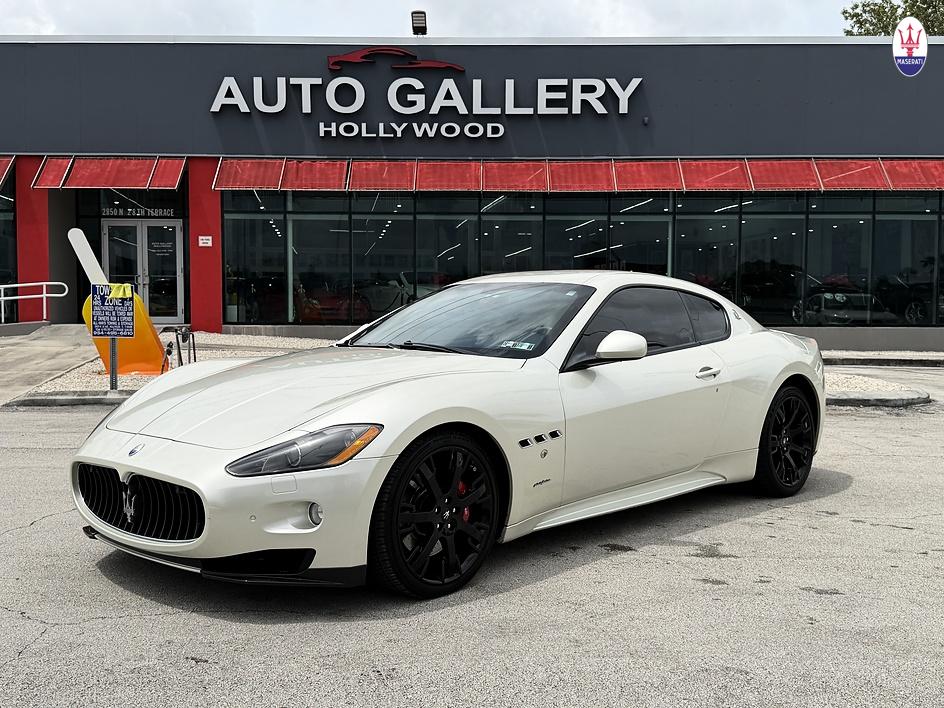 Bianco Fuji (White) 2011 Maserati GranTurismo Coupe Rear-Wheel Drive Automatic