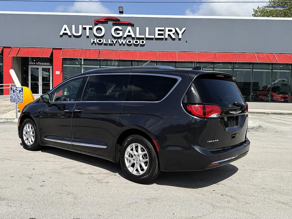 View vehicle photo 3
