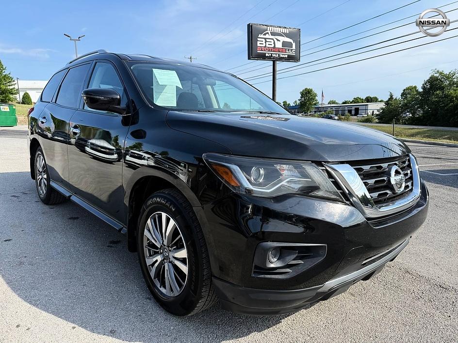 Black 2018 Nissan Pathfinder SUV / Crossover Front-Wheel Drive Automatic