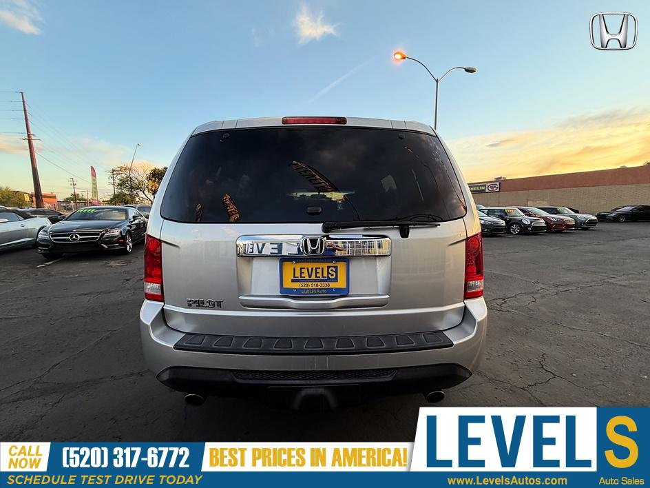 View vehicle photo 4