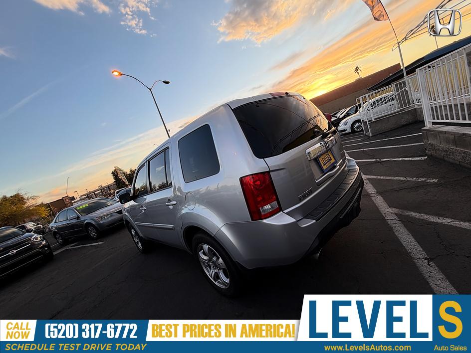 View vehicle photo 5