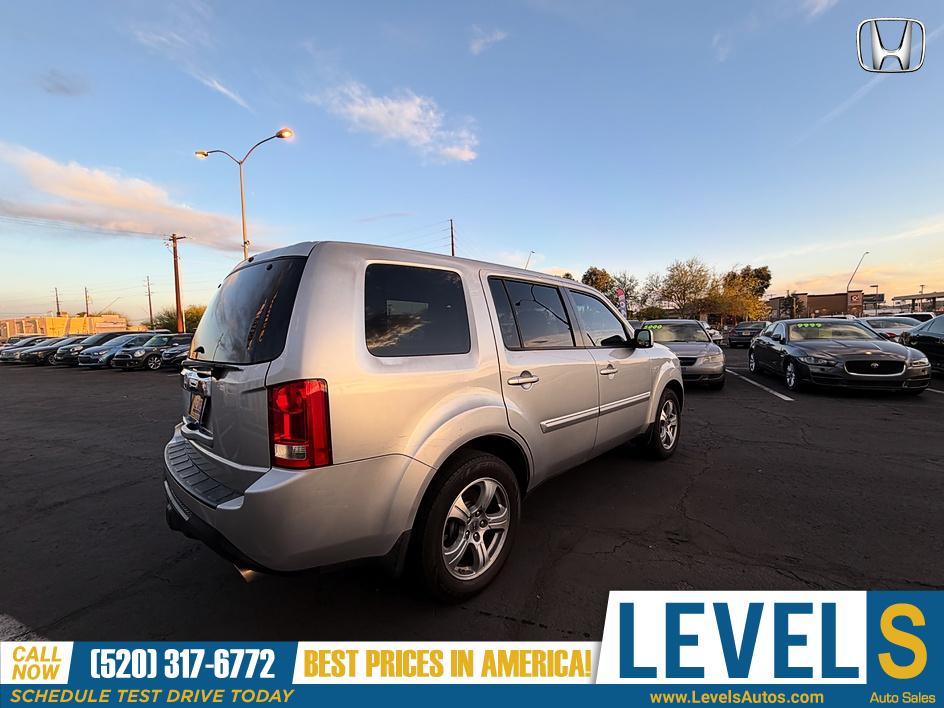 View vehicle photo 3