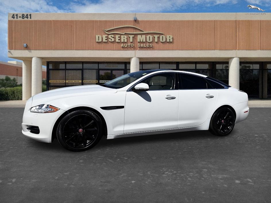 White 2014 Jaguar XJ-Series Sedan Rear-Wheel Drive Automatic