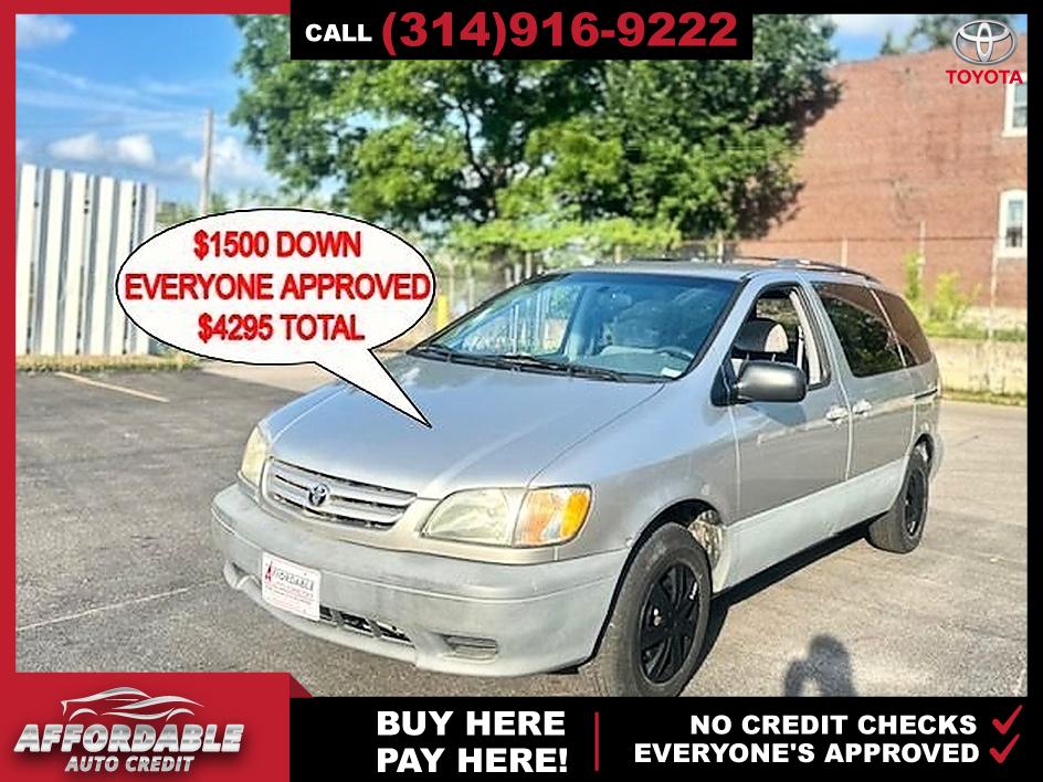 Super White 2001 Toyota Sienna LE Minivan Front-Wheel Drive Automatic