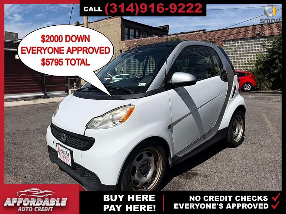 Crystal White 2013 smart fortwo Hatchback Rear-Wheel Drive Automatic